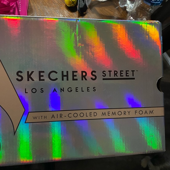 Brand new Skechers Street Los Angeles Size 11 woman’s. - Picture 2 of 3